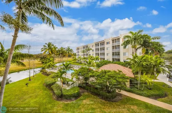 Pompano Beach, FL 33069,3600 Oaks Clubhouse Dr  #310