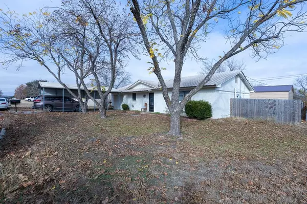 3908 Crestridge Drive, Brownwood, TX 76801