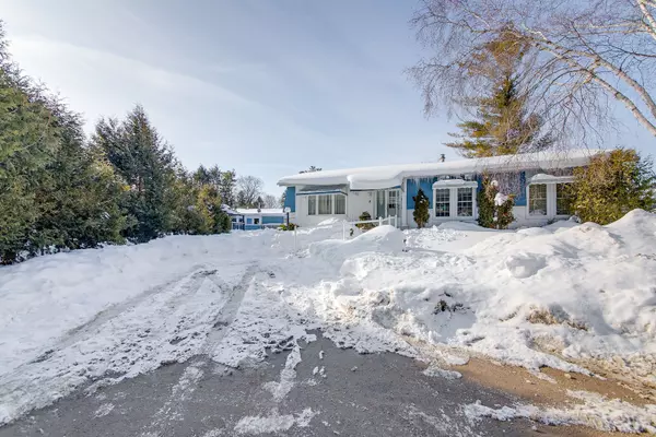 Innisfil, ON L9S 1M5,726-8 Honeysuckle LN