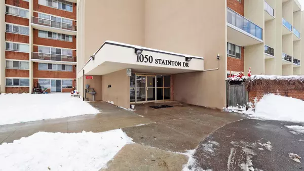 Mississauga, ON L5C 2T7,1050 Stainton DR #127