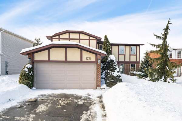 1739 Maple Ridge DR, Mississauga, ON L4W 2B5