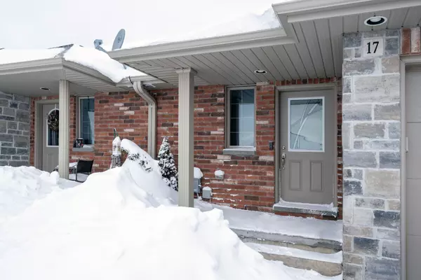 17 McIntosh CRES, Quinte West, ON K8V 0G1