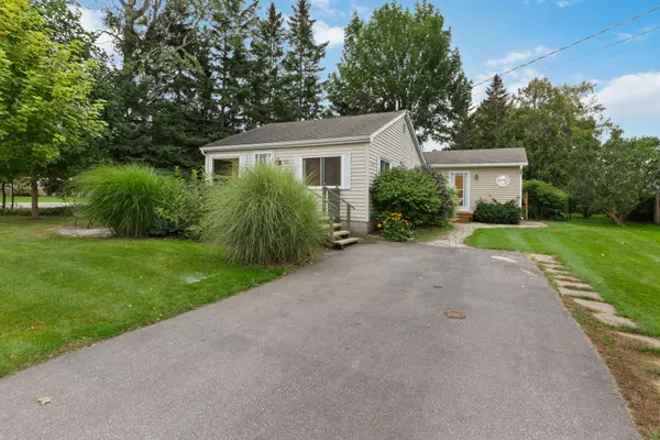 512 Grandview DR, Meaford, ON N4L 1K1