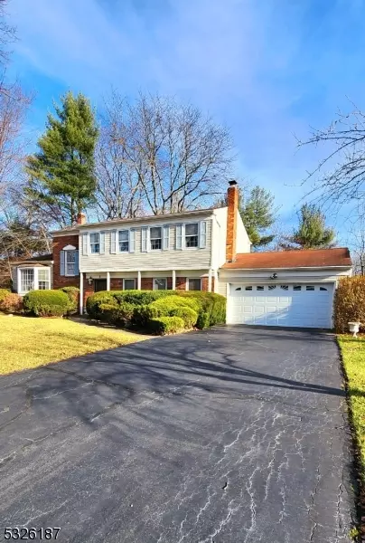 8 Bent Birch Pl, Parsippany-troy Hills Twp., NJ 07054