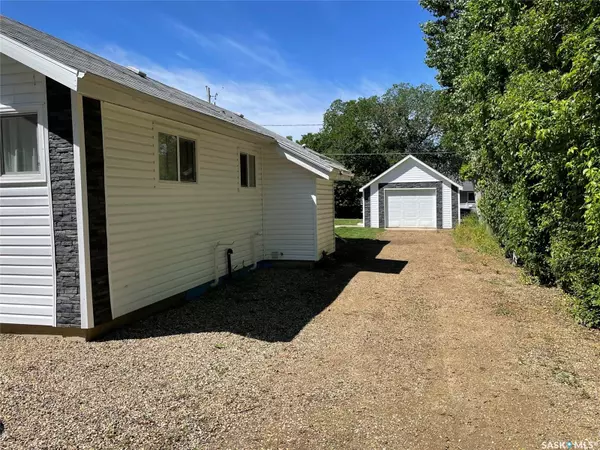 Lafleche, SK S0H 2K0,118 2nd STREET E