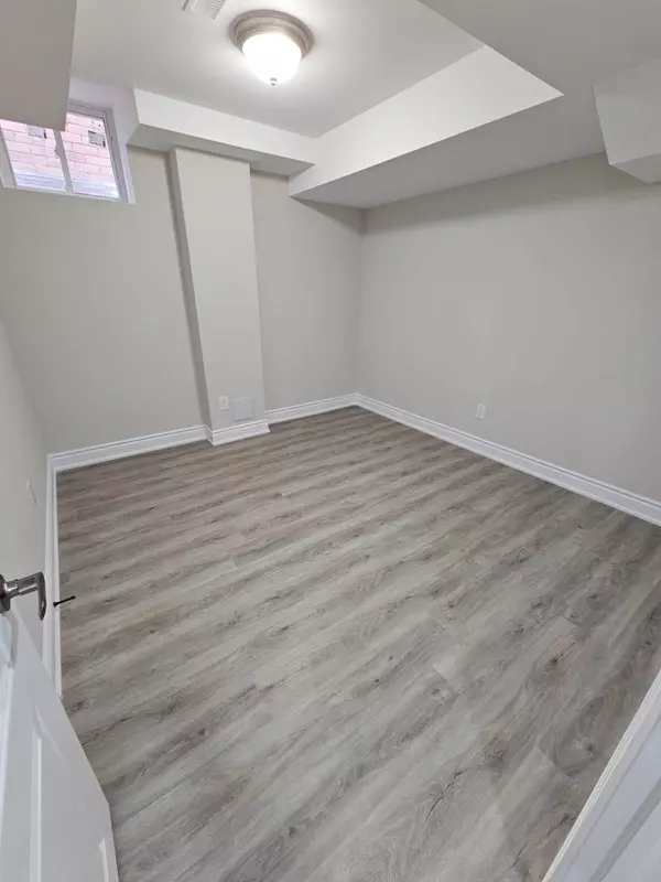 Brampton, ON L7A 4Z4,23 Elverton CRES #Basement Apartment