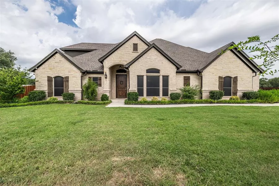 2000 Adams Lane S, Azle, TX 76020