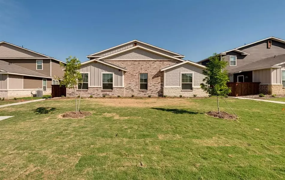 641-647 Harvest Moon Drive, Venus, TX 76084