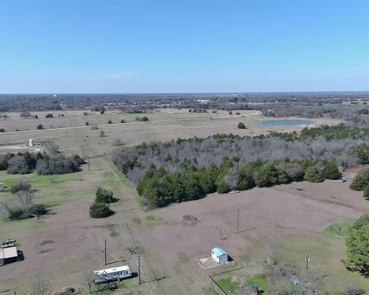 104 County Road 237, Fairfield, TX 75840