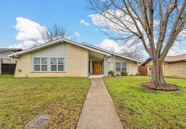 1357 Forestglen Drive, Lewisville, TX 75067