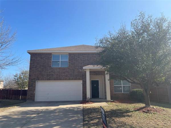 921 Rock Dove Circle, Saginaw, TX 76131