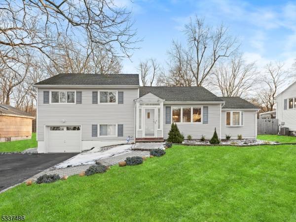 41 Bryant Dr, Livingston Twp., NJ 07039