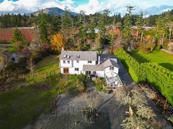 931 Clayton Rd, North Saanich, BC V8L 5M3