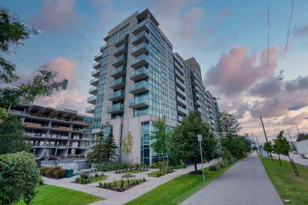 1600 Charles ST #710, Whitby, ON L1N 0G4