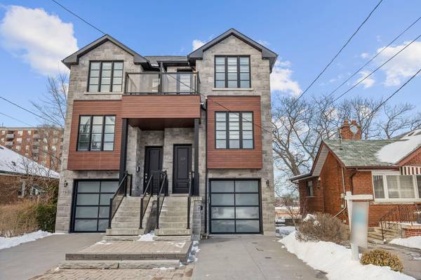 32A Venn CRES, Toronto W03, ON M6M 1S4