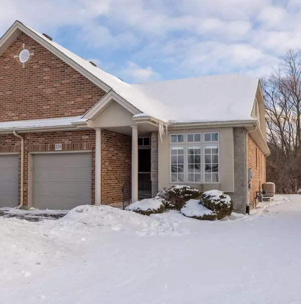 228 Willowlanding CT, Welland, ON L3C 7L8