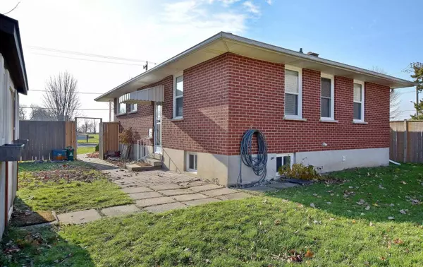 110 Front ST E #Bsmt, Whitby, ON L1N 1A1