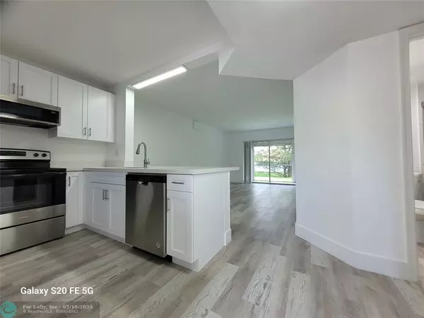 8820 Royal Palm Blvd  #102, Coral Springs, FL 33065