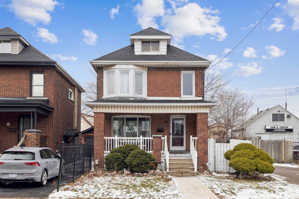 Hamilton, ON L8L 6Y4,167 Balsam AVE N