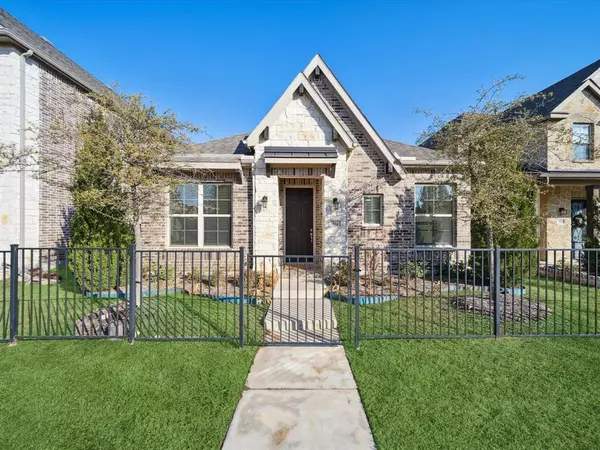 314 Park Drive,  Euless,  TX 76040