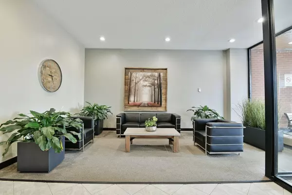 Billings Bridge - Riverside Park And Area, ON K1V 8W6,2951 Riverside DR #102