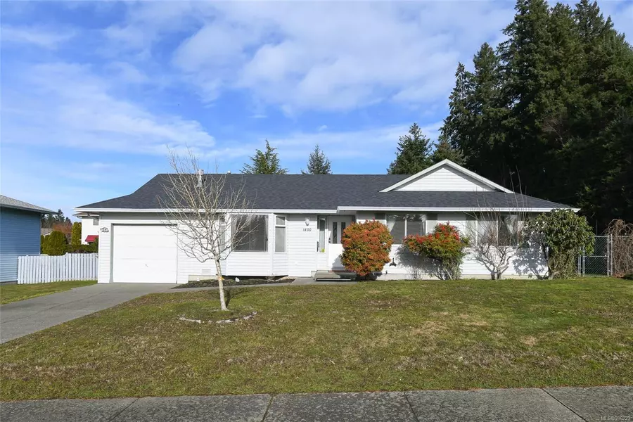 1400 Dogwood Ave, Comox, BC V9M 2Z5