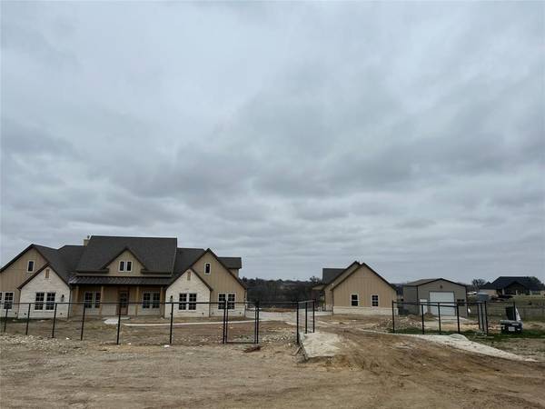 780 Hummingbird Lane, Justin, TX 76247