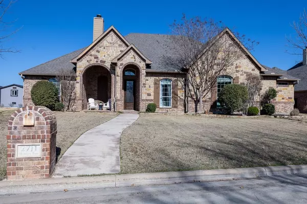 2711 Hunters Run, Brownwood, TX 76801