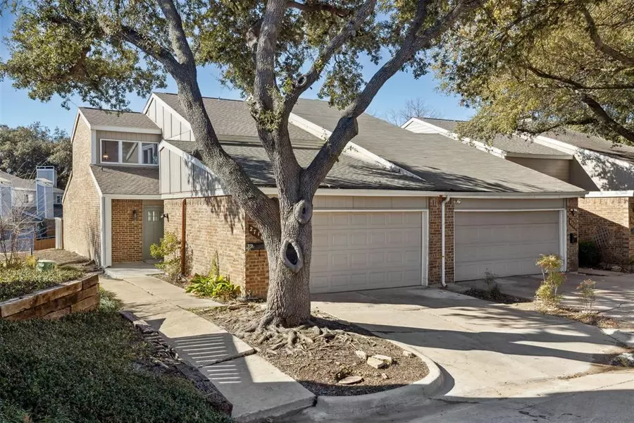 2716 Meadowstone Court, Carrollton, TX 75006