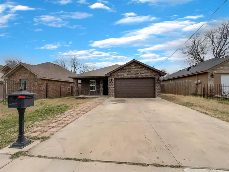 4924 Chapman Street, Fort Worth, TX 76105