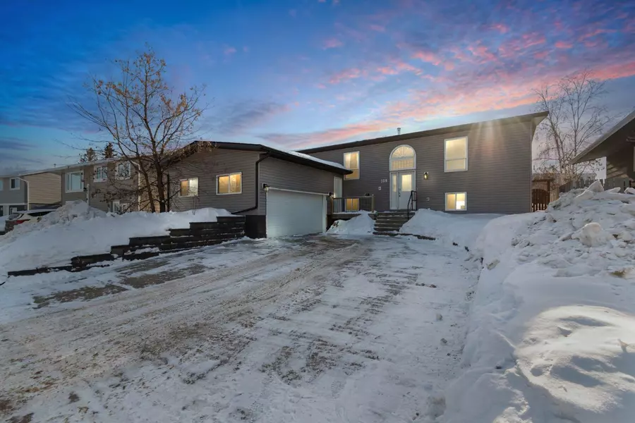 109 Beaumont CRES, Fort Mcmurray, AB T9H 2V2