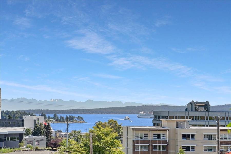 555 Franklyn St #305, Nanaimo, BC V9R 2X9