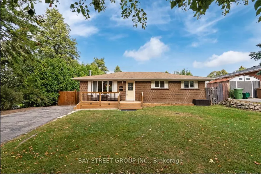 119 Claymore CRES #1, Oshawa, ON L1G 6G3