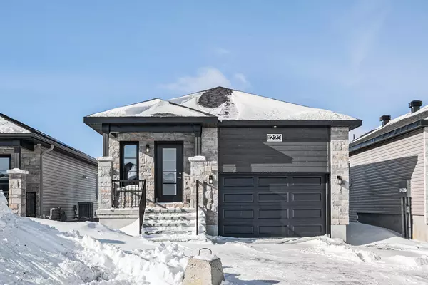 1223 Montblanc CRES, Russell, ON K0A 1W0