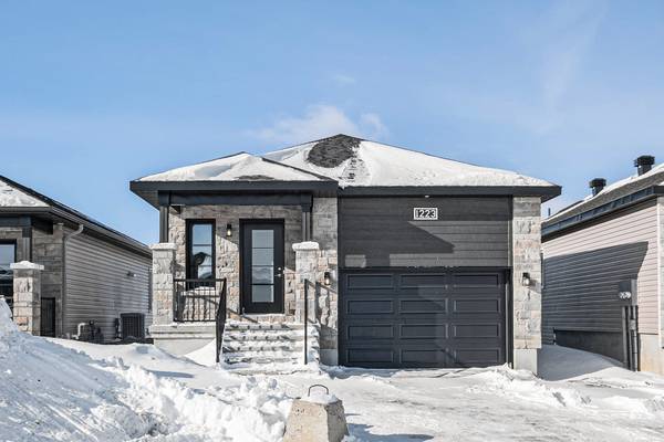 1223 Montblanc CRES, Russell, ON K0A 1W0