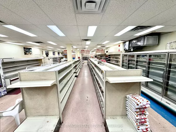 Toronto E01, ON M4L 1Z9,1449 Gerrard ST E