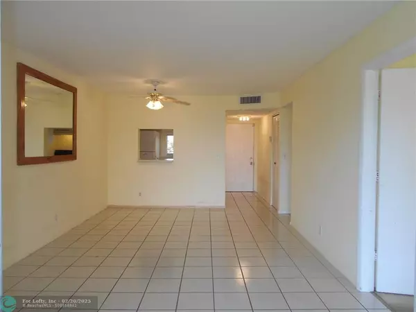 Lauderhill, FL 33351,7860 NW 50th St  #203