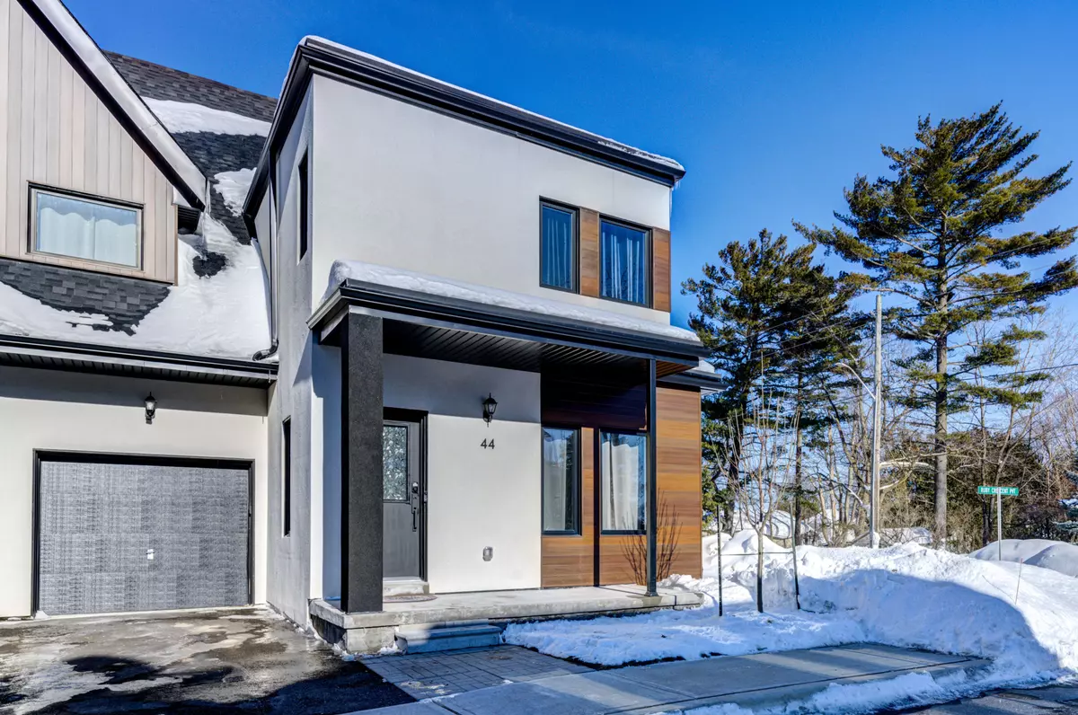 Orillia, ON L3V 8M3,44 Ruby CRES