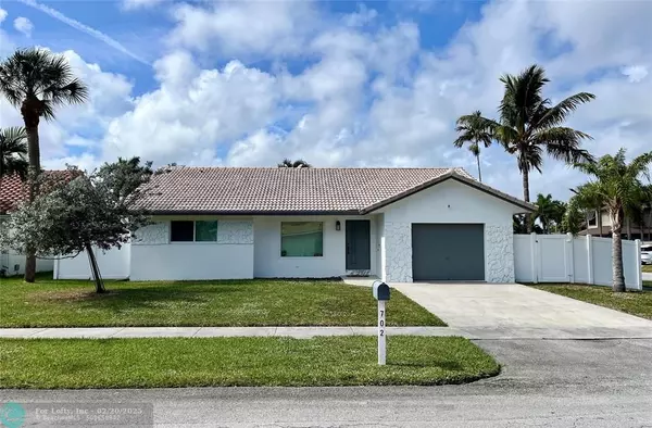 Dania Beach, FL 33004,702 SE 3rd Ct