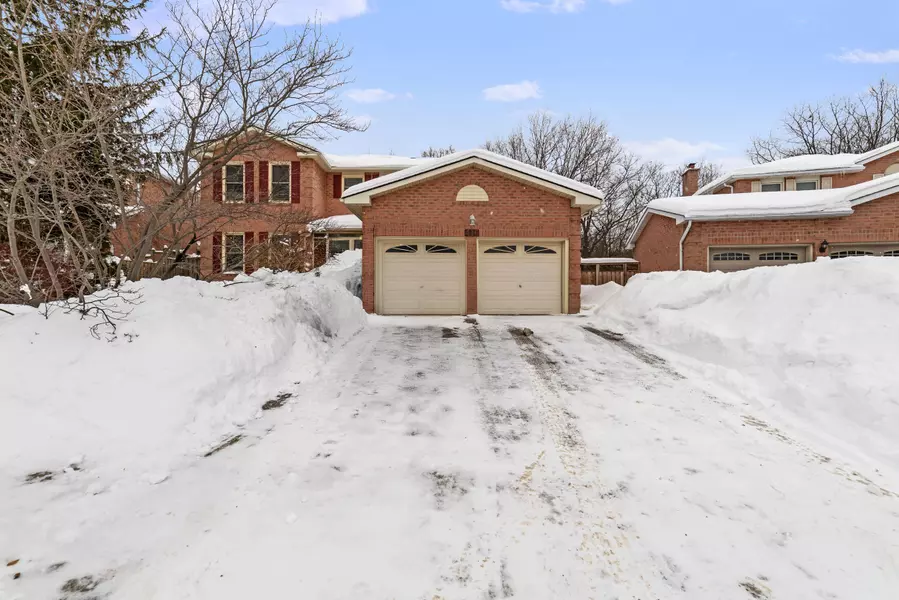 416 Freeman CRES, Oakville, ON L6H 4R3