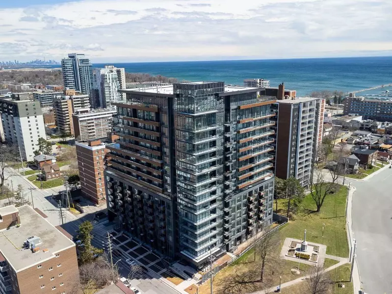 21 Park ST E #209, Mississauga, ON L5G 1L7