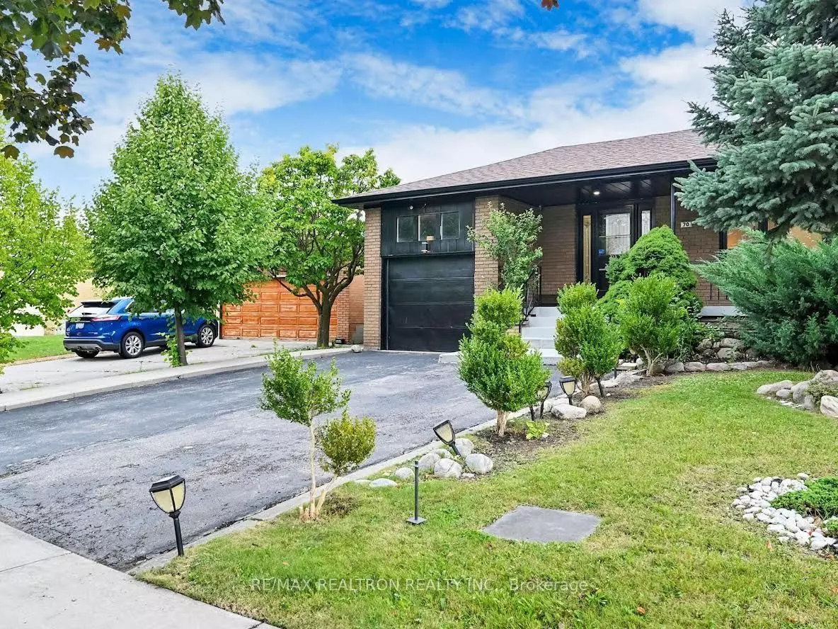 Toronto W05, ON M3J 1Y3,70 Fulwell CRES