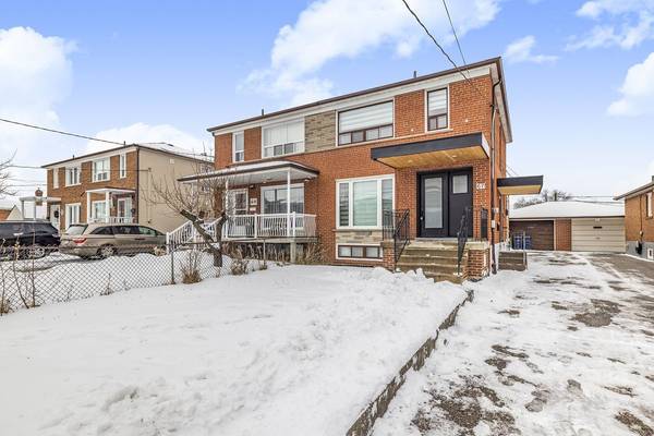 67 Thurrock RD, Toronto W05, ON M3L 1P5