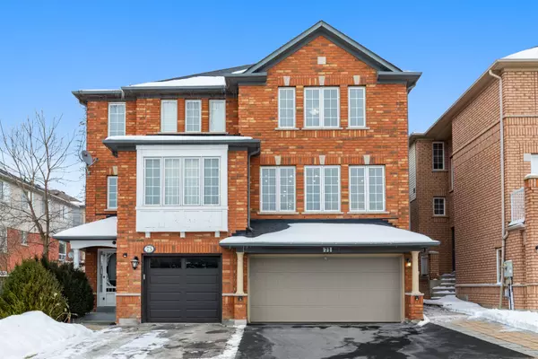 71 Millcliff CIR, Aurora, ON L4G 7P1