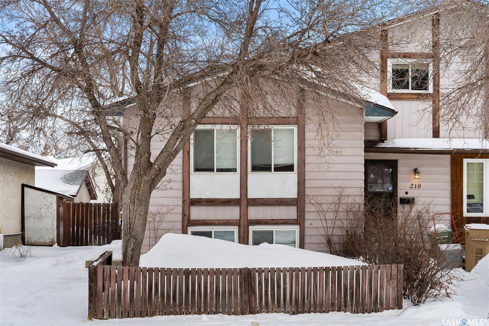 Regina, SK S4N 5L4,206 Thomson AVENUE