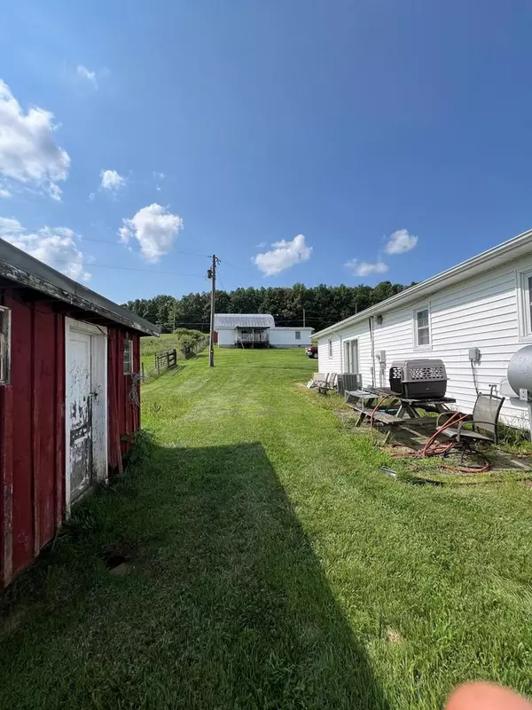 Galax, VA 24333,3066 Creekview Dr