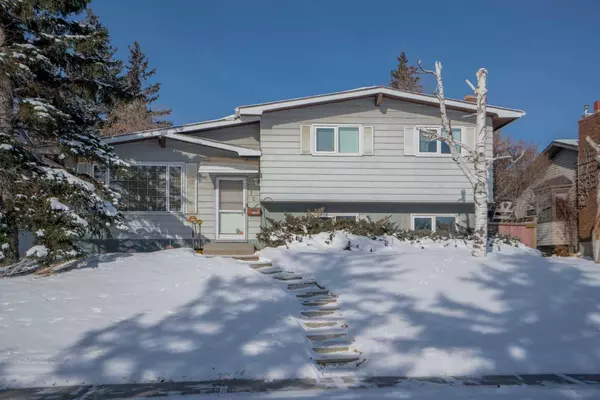 312 Silverthorn WAY NW, Calgary, AB T3B 4E9