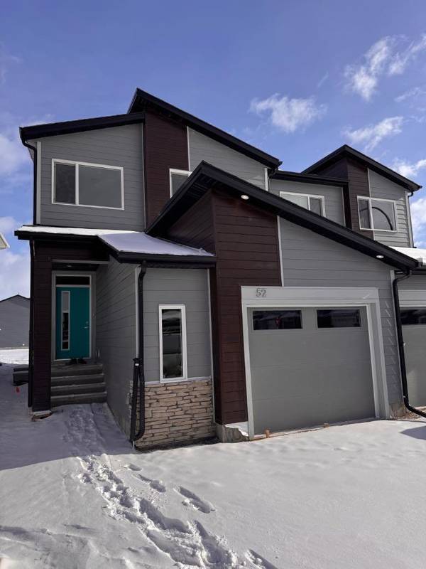 52 Wolf Hollow RD Southeast, Calgary, AB T2X5R9