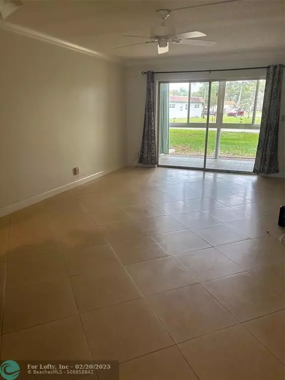 Deerfield Beach, FL 33441,608 SW Natura Blvd  #112