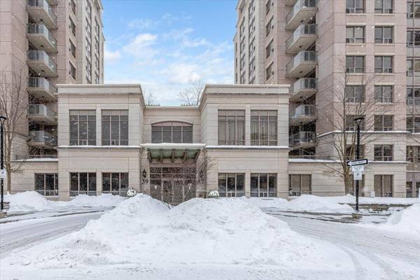 39 Galleria Pkwy #319, Markham, ON L3T 0A6